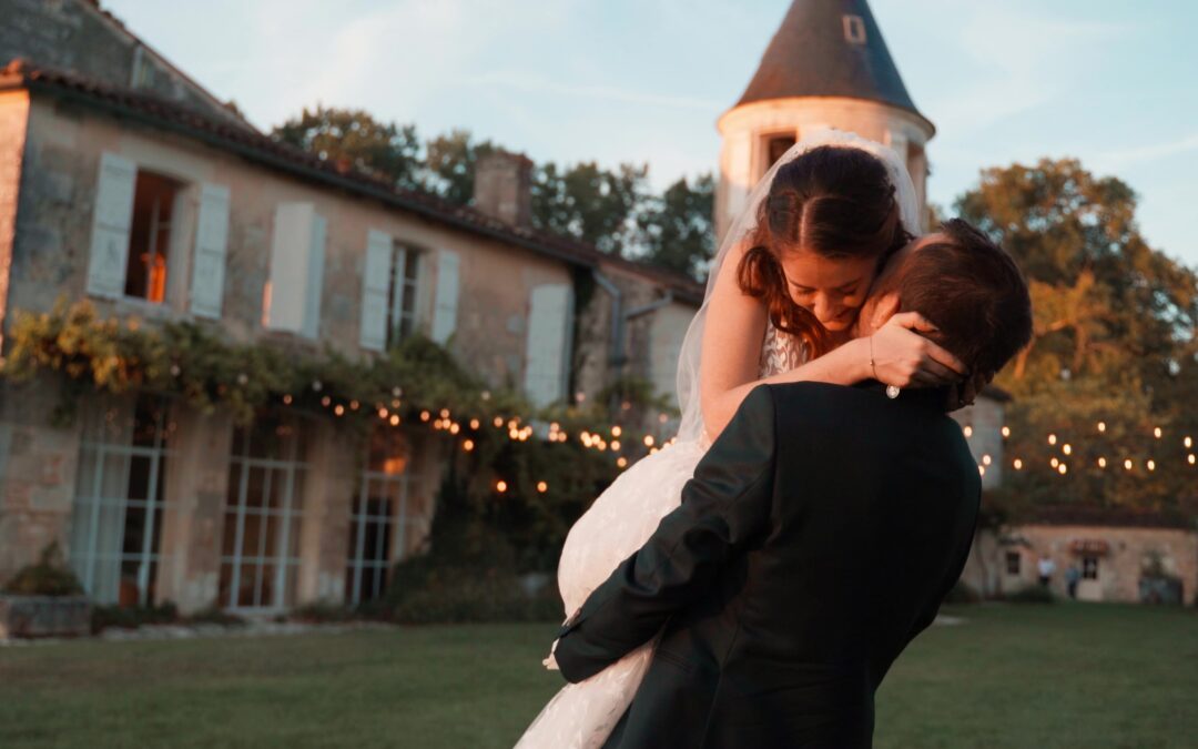 Julie & Julien – Mariage civil et religieux au Château de Mouillepied, Port-d&rsquo;Envaux – Août 2024