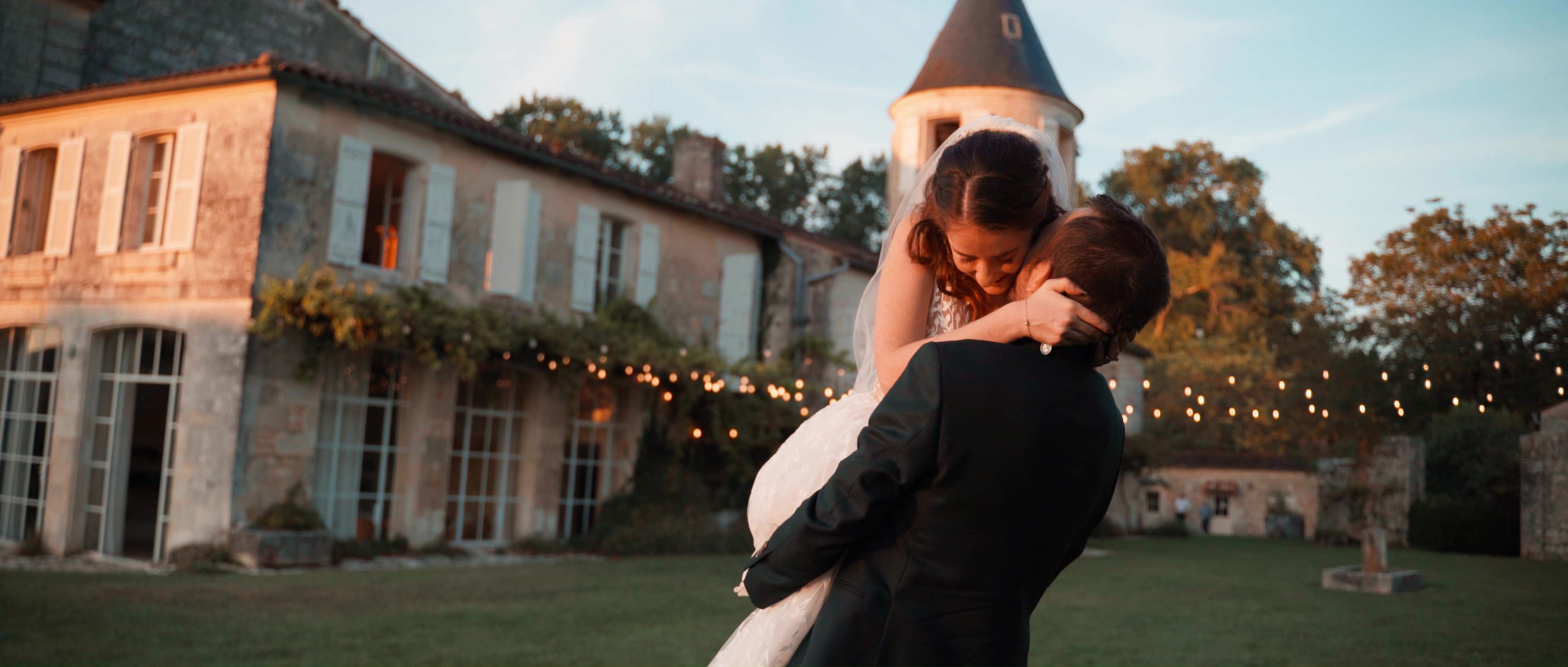 Julie & Julien — Mariage civil et religieux au Château de Mouillepied, Port-d&rsquo;Envaux — Août 2024
